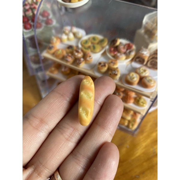 Mô hình bánh mì mini bằng đất sét