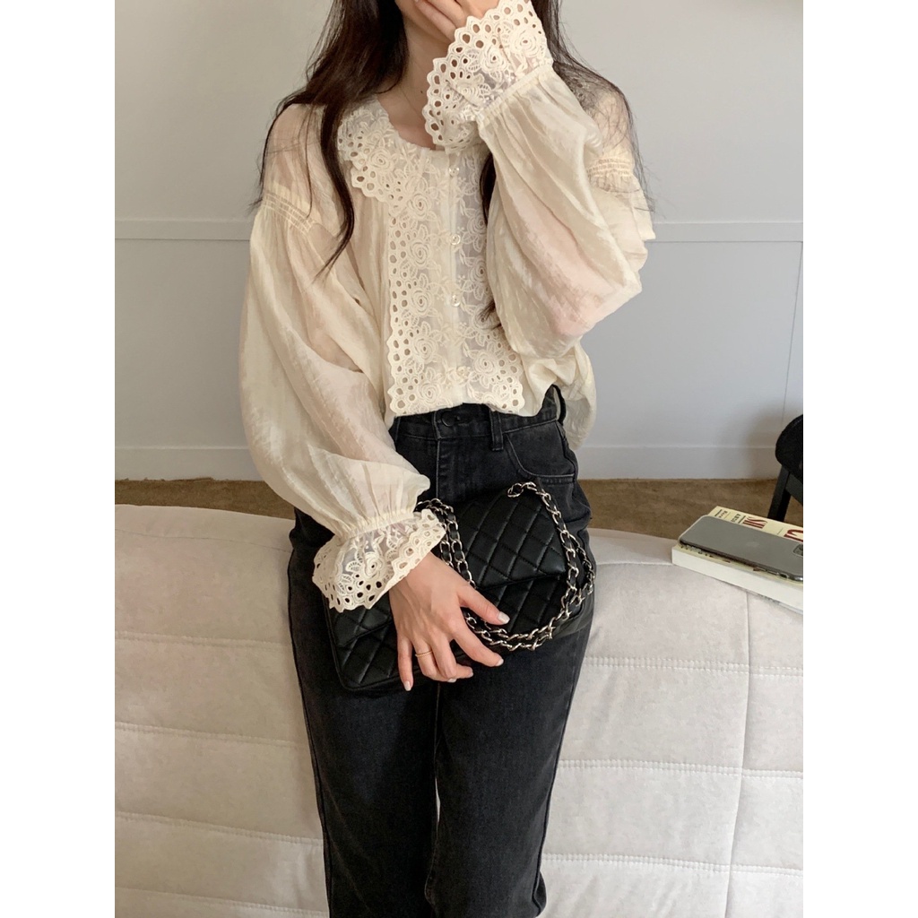 AfterBefore Áo blouse phối ren cổ tay ngực màu kem