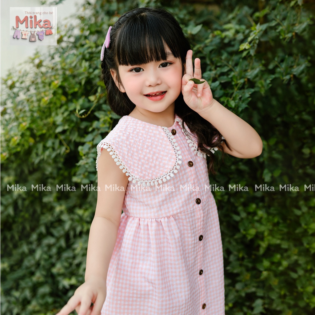 Váy bé gái MIKA sát nách dáng xòe cổ phối ren cho bé mặc đi học . Đầm bé gái sọc caro màu hồng cho bé từ 2 đến 8 tuổi