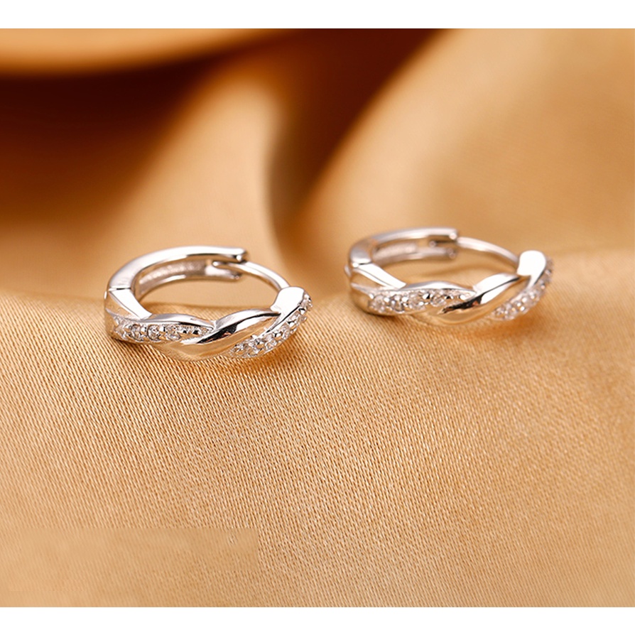 Khuyên tai nữ, khuyên tai tròn xoắn