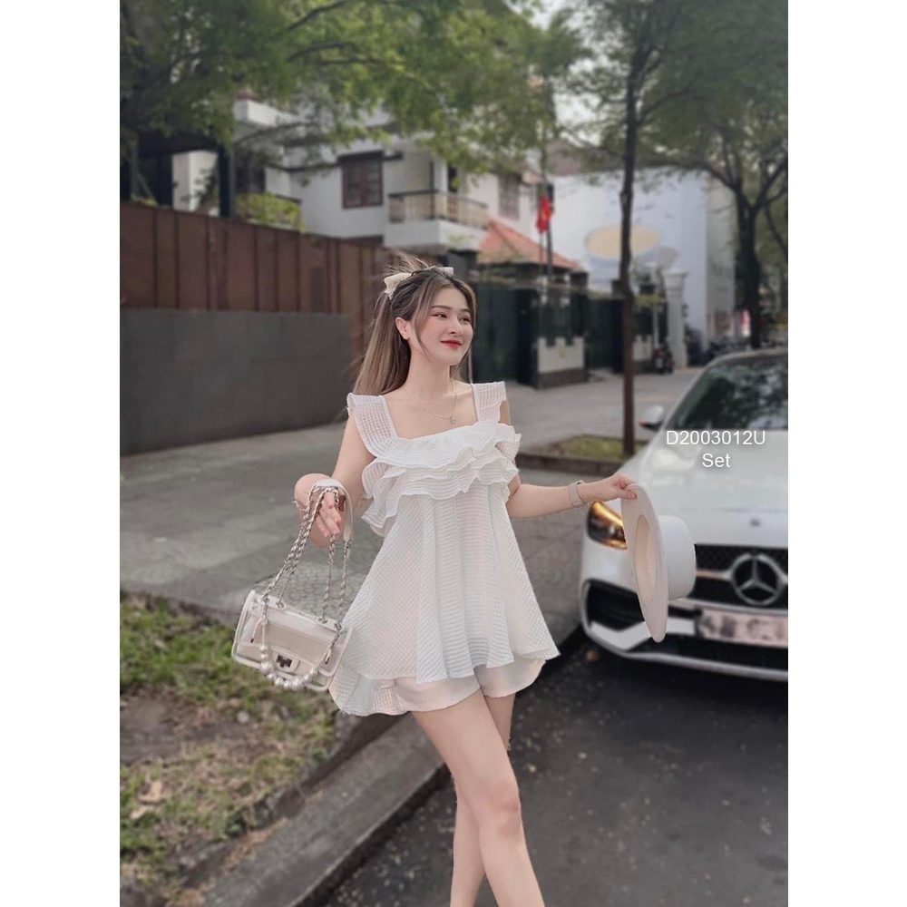 Set 2 món áo kiểu bèo ngực tay cánh tiên phối quần short!