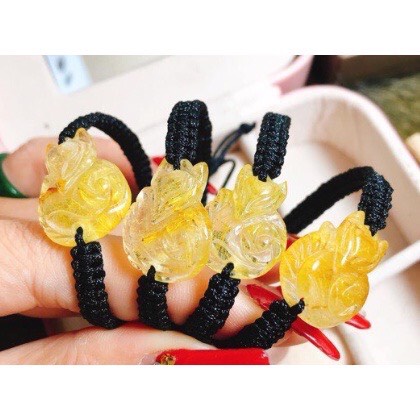 X Vòng tay Hồ Ly Ôm Hoa đá Thạch Anh Tóc Vàng tết dây thiên nhiên Tặng kèm hộp đựng VT150 - Hợp mệnh Kim, Thổ