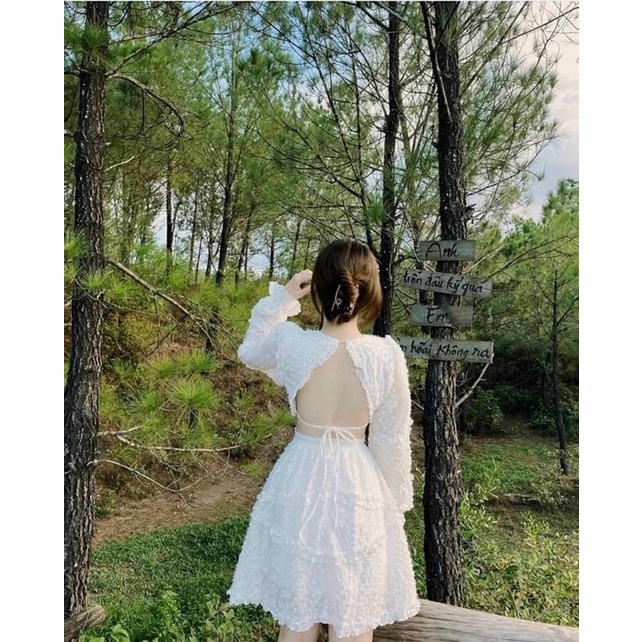 ĐẦM TRẮNG LÔNG CỔ V VŨ CUT-OUT EO