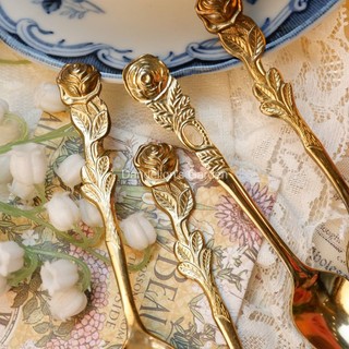 muỗng mạ vàng cán hoa hồng