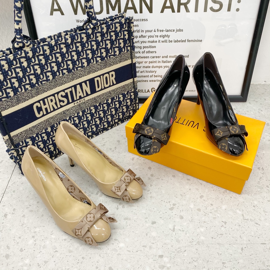 Giày cao gót LV da bóng tag nơ