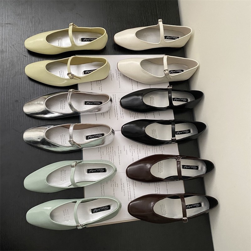 Giày Da Đế Bằng Phối Khóa Cài Màu Bạc Phong Cách Pháp Thời Trang Cho Nữ