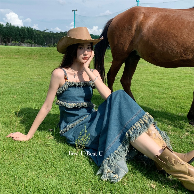 Đầm Denim Hai Dây Dáng Dài Phối Hạt Và Tua Rua Phong Cách Cổ Điển Thời Trang Mùa Thu Mới 2022 Dành Cho Bạn