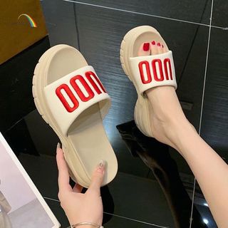 DÉP ĐẾ BÁNH MÌ UDO QUAI NGANG TĂNG CHIỀU CAO 6CM CHỮ THÊU THỜI TRANG SIÊU ÊM CHÂN