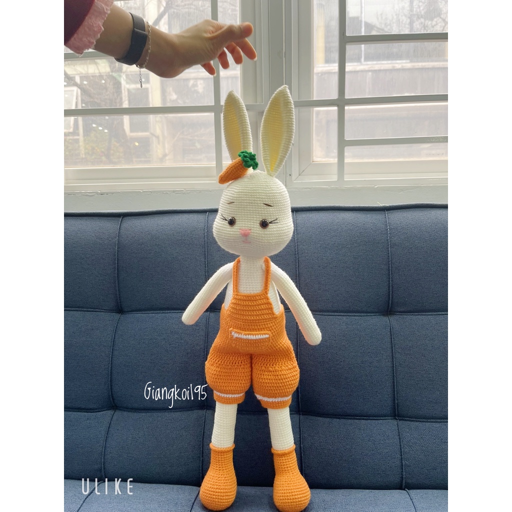 Thỏ len mặc yếm nhồi bông Handmade - cao 67cm
