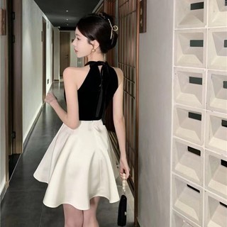 Váy đầm cổ yếm phối màu kem đen đính nơ eo có khóa lưng phong cách Hàn Quốc