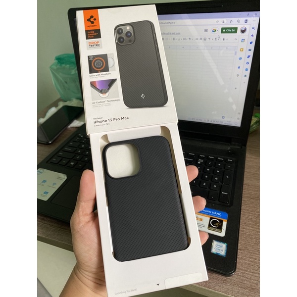 Ốp 13 promax spigen Core Armor Mag