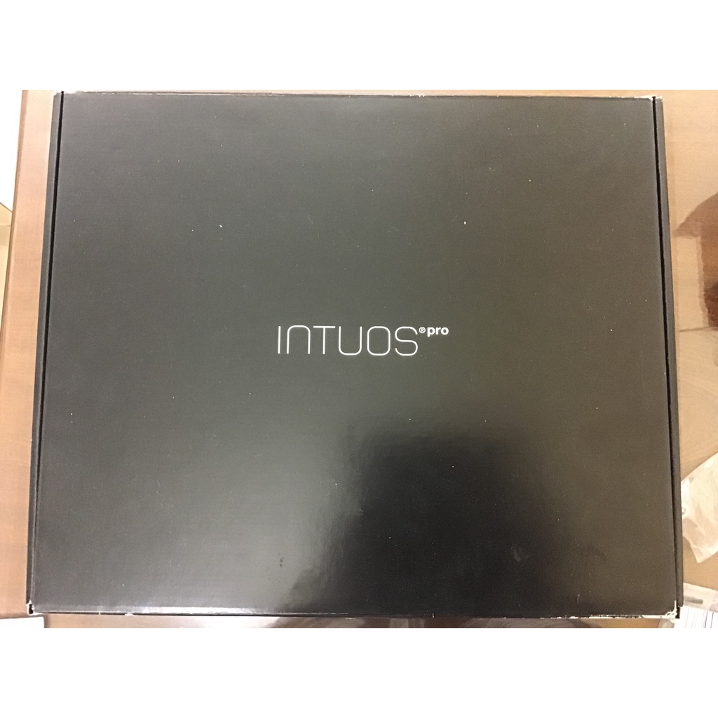 Bảng vẽ Wacom intuos pro M PTH-651