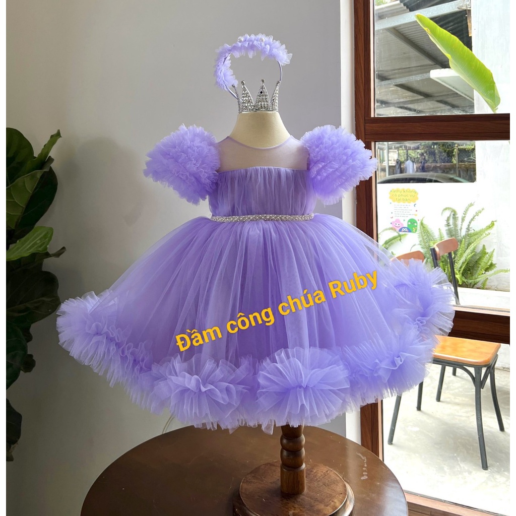 Đầm ren phồng tay bồng