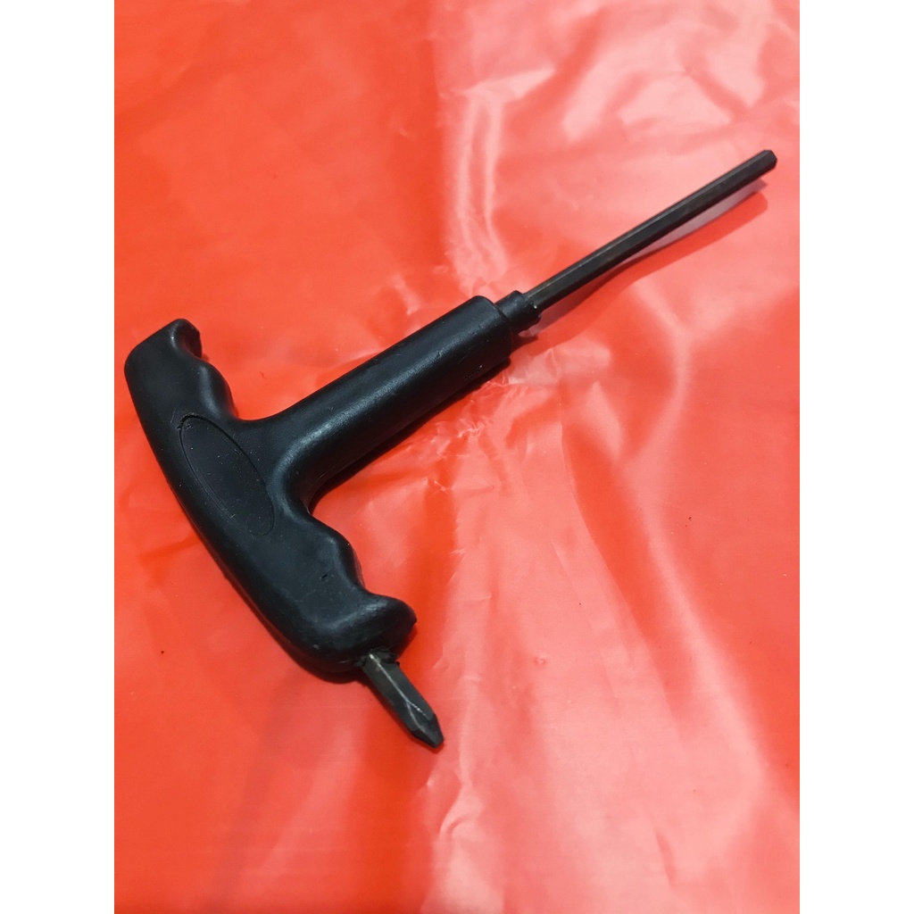 Dụng cụ tháo lắp bánh xe patin