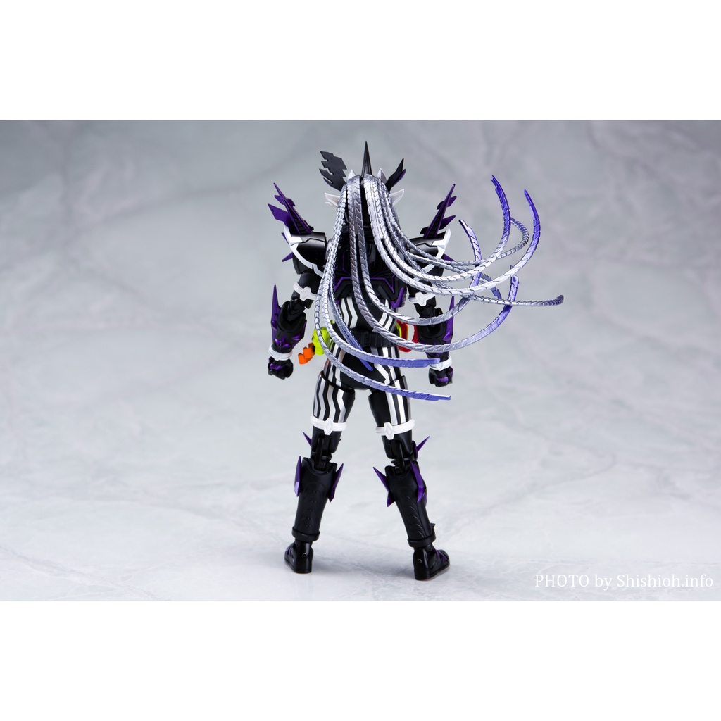 Mô hình S.H.Figuarts Kamen Rider Genm Musou Gamer - SHF Kamen Rider Ex-aid chính hãng