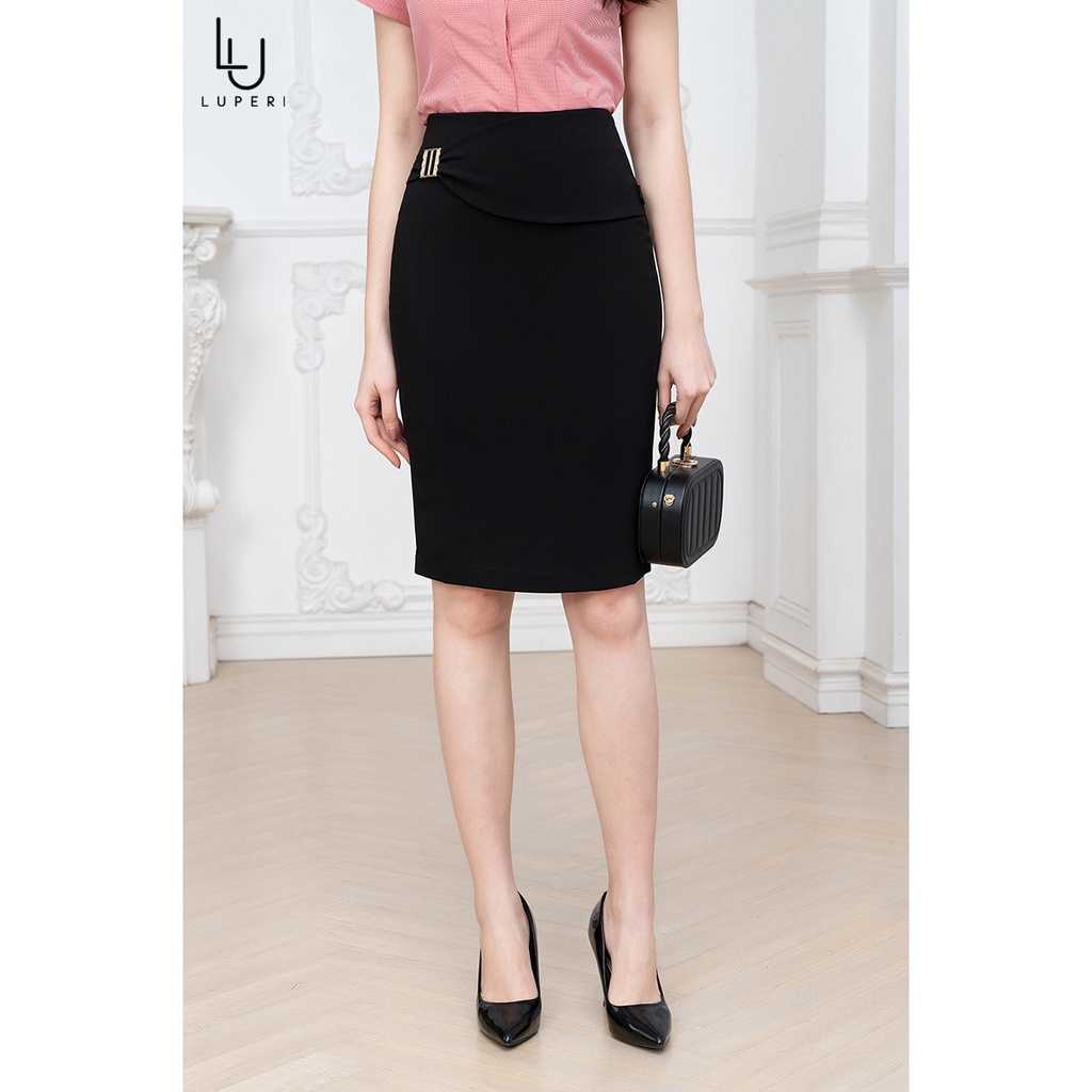 Chân Váy Bút Chì Nữ Công Sở LUPERI LFCV5121 Phối Phụ Kiện Sườn Vải Thái Hàn Quốc Mềm Mại Không Xù