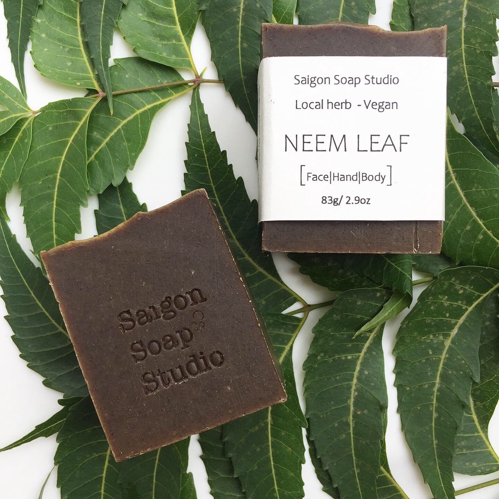 Xà phòng handmade Lá Neem Saigon Soap Studio tinh dầu bạch đàn chanh, giảm mụn lưng giảm viêm da và viêm lỗ chân lông