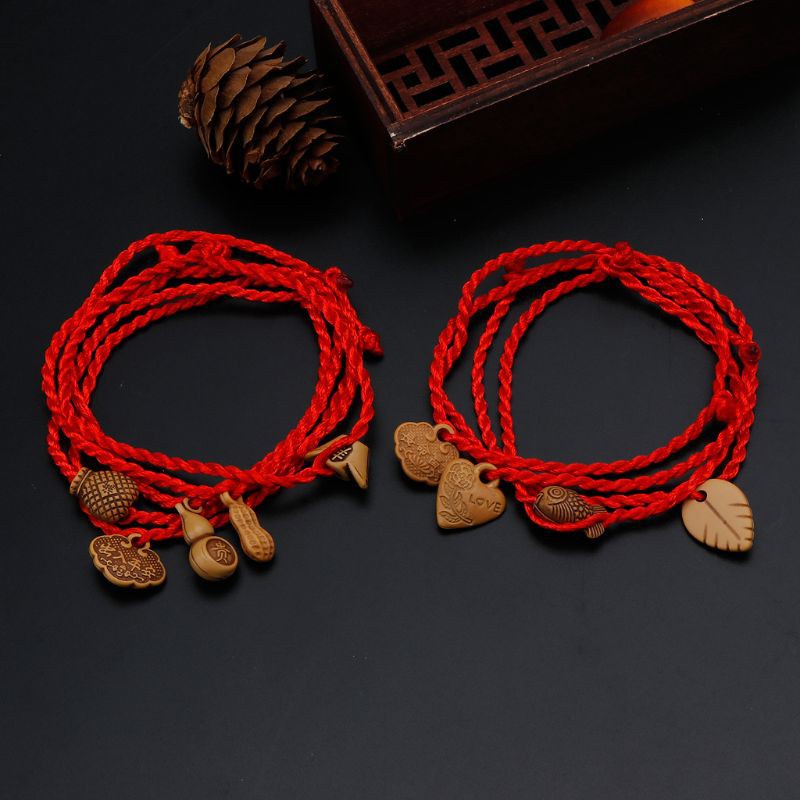 Vòng đeo tay dây chỉ đỏ mang nhiều ý nghĩa [Giao Ngẫu Nhiên]