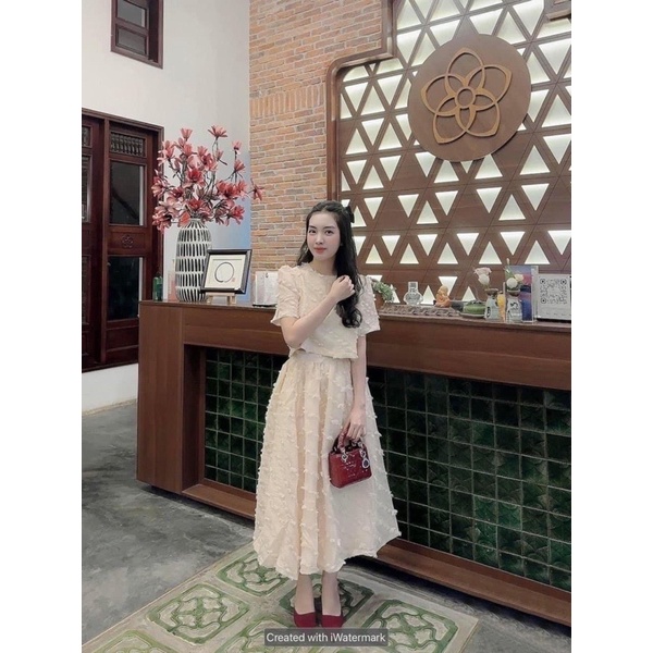 Set áo croptop ngắn tay kèm chân váy