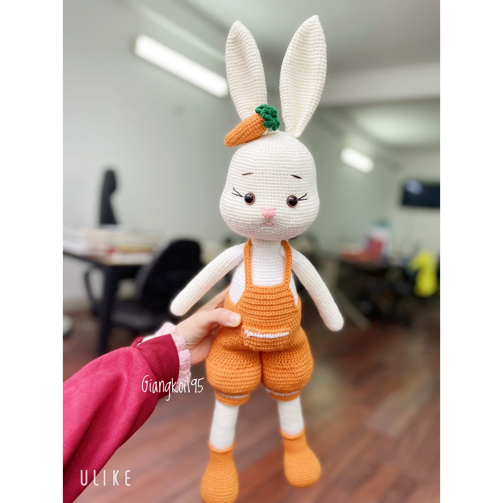 Thỏ len mặc yếm nhồi bông Handmade - cao 67cm