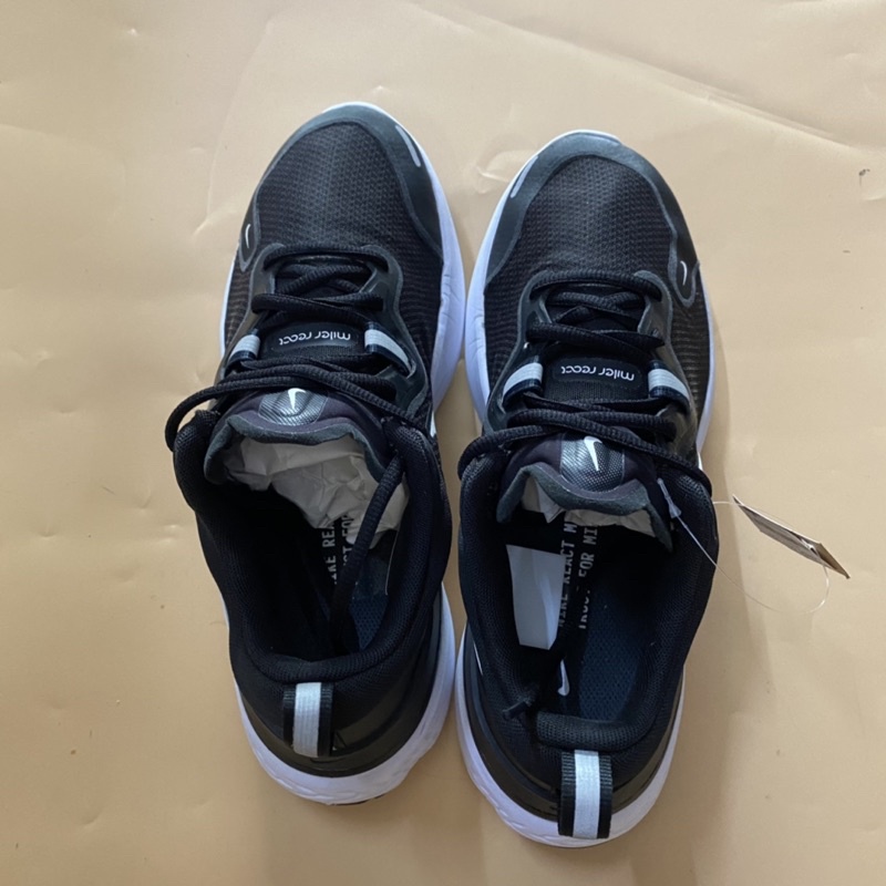 Giày chính hãng đã qua sử dụng