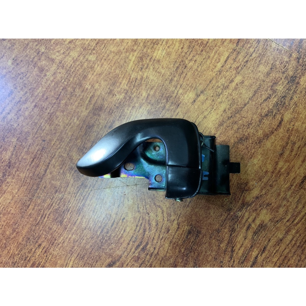 TAY MỞ CỬA TRONG XE TẢI HYUNDAI 3T5... HD65, HD72, HD78