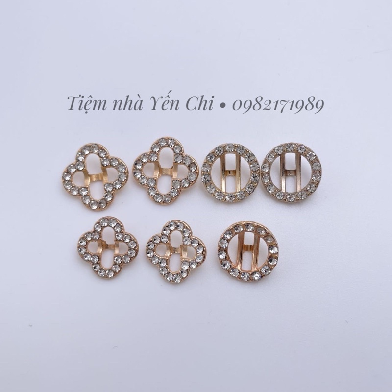 KHUY ( cúc , nút ) áo kim loại khoét rỗng đính đá siêu sang 12mm x 12mm