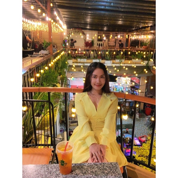thanh lí đầm ngắn màu vàng chanh y hình còn mới 95%
