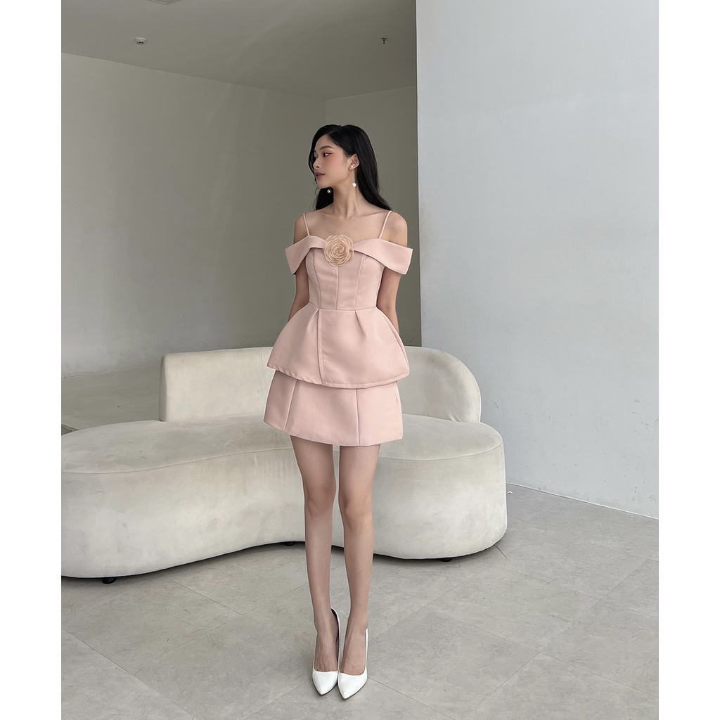 BBSTORE'S Áo Peplum Hai Dây Trễ Vai  (không kèm tag hoa) -A1734