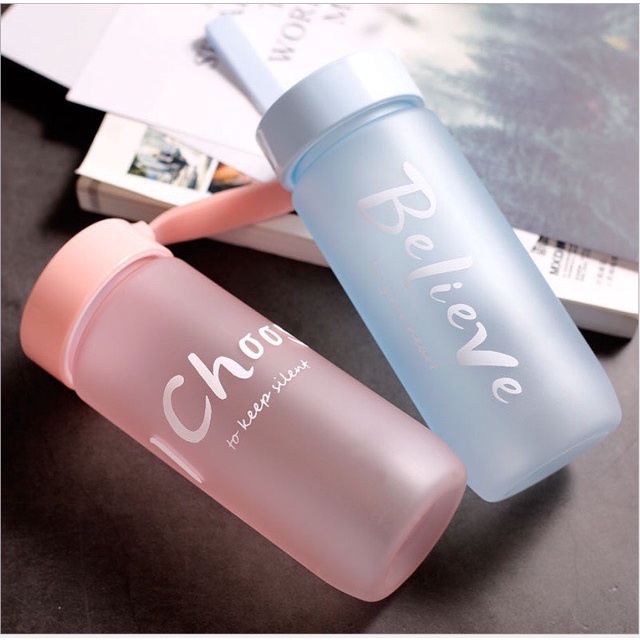 Bình nước thể thao cầm tay - Bình đựng nước bằng nhựa PC dung tích 600ml thiết kế tiện dụng cho nam và nữ