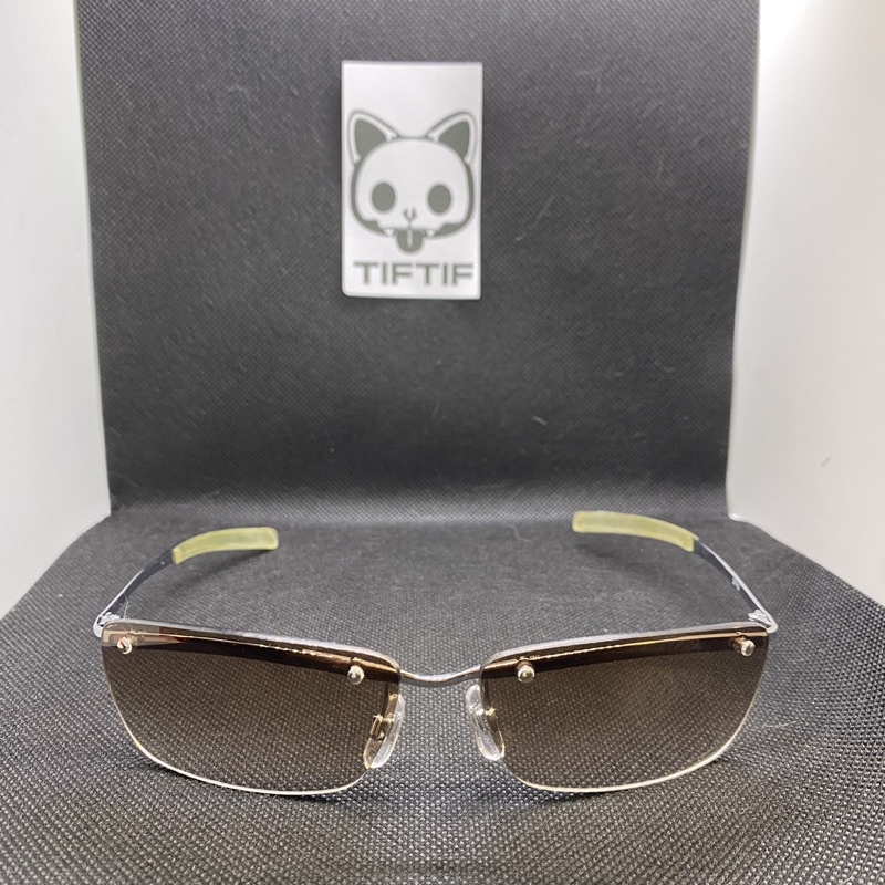 Kính si nhật phong cách Y2k