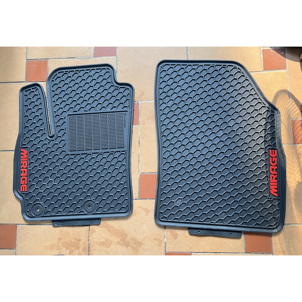 Thảm trải sàn cao su theo xe dành cho Mitsubishi Mirage vân tổ ong