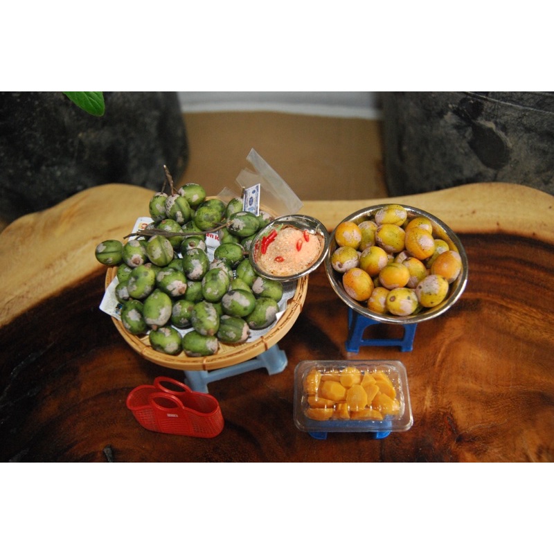 Mô hình cóc sống và cóc chín thu nhỏ bằng đất sét