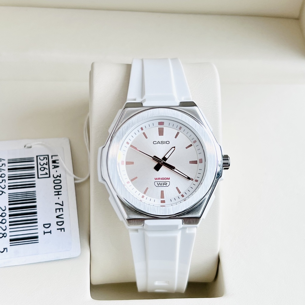 Đồng hồ Nữ Casio BABY-G LWA-300H (42m) thiết kế khá ấn tượng, style Baby-G cực kool