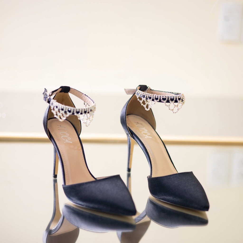 Giày mũi nhọn đính đá 9p A21