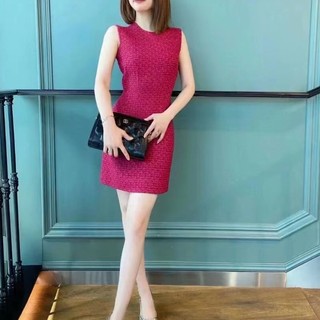 Váy đỏ dáng A khoét nách