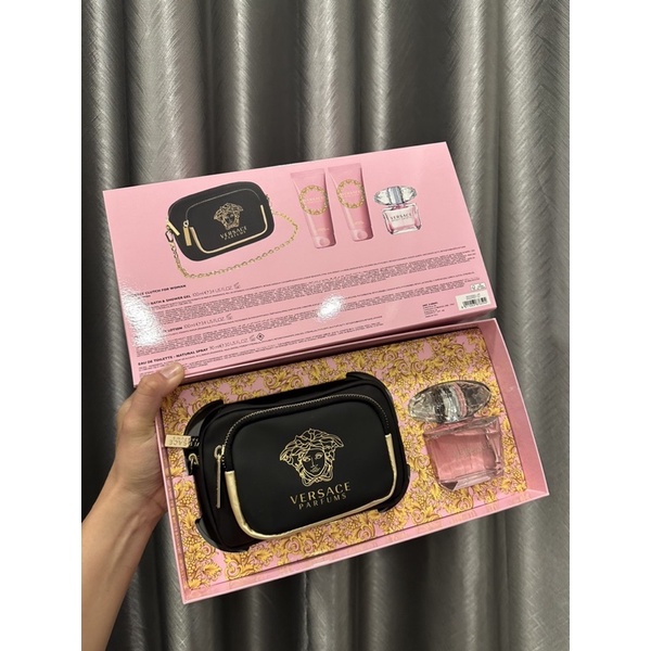 Nước hoa nữ Set Vérsácé Bright Crystal 4 món gồm nước hoa 90ml + Shower Gel 100ml + Body Lotion 100ml + túi