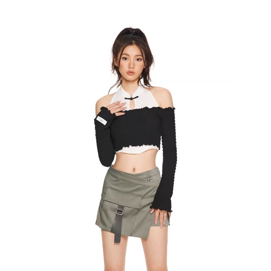 Áo Kiểu Croptop Tay Dài Phối Cổ Yếm Nhẹ Nhàng Phong Cách Tiểu Thư