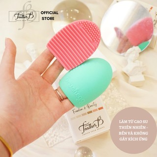 Cục giặt cọ trang điểm Feather B (Giao màu ngẫu nhiên)