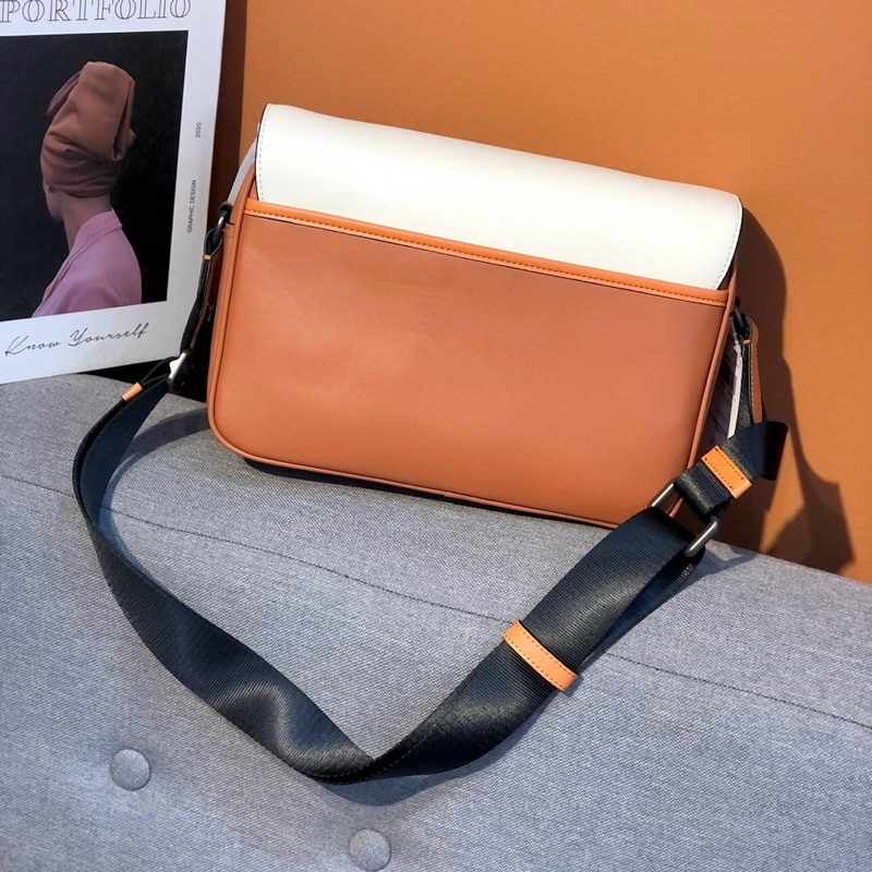 Túi đeo chéo nam Coach Track Crossbody màu mới cực sang
