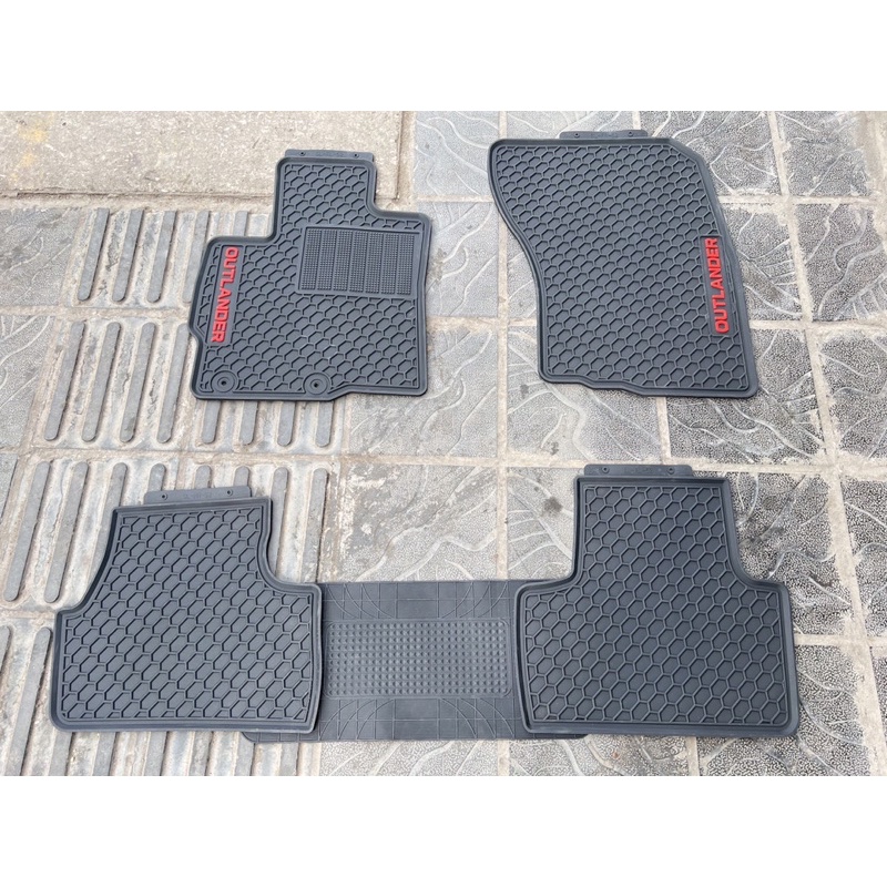 Thảm trải sàn, lót sàn cao su theo xe Mitsubishi Outlander 2016-2021 vân tổ ong