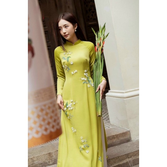 Áo dài Hoa Cúc truyền thống chất tằm ướt co giãn nhẹ thêu kết hoa nhí nổi