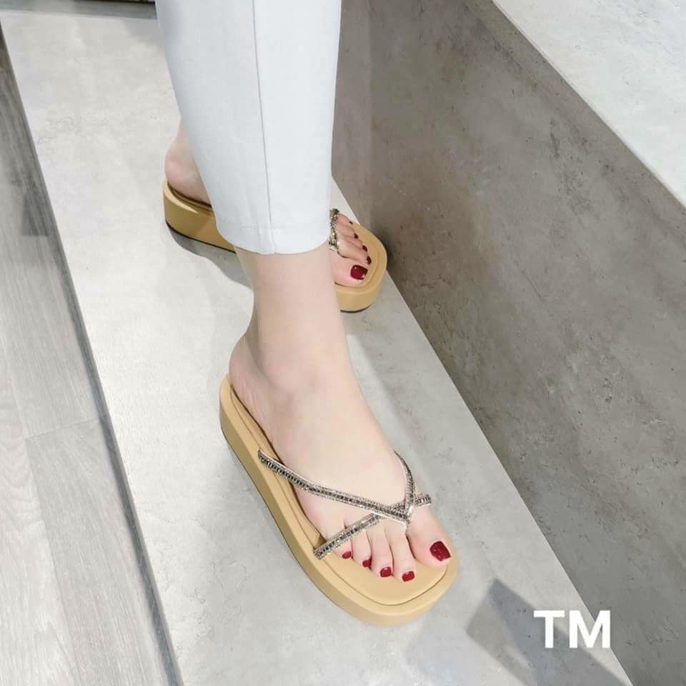 Dép bánh mì lên xoàn xinh xỉu