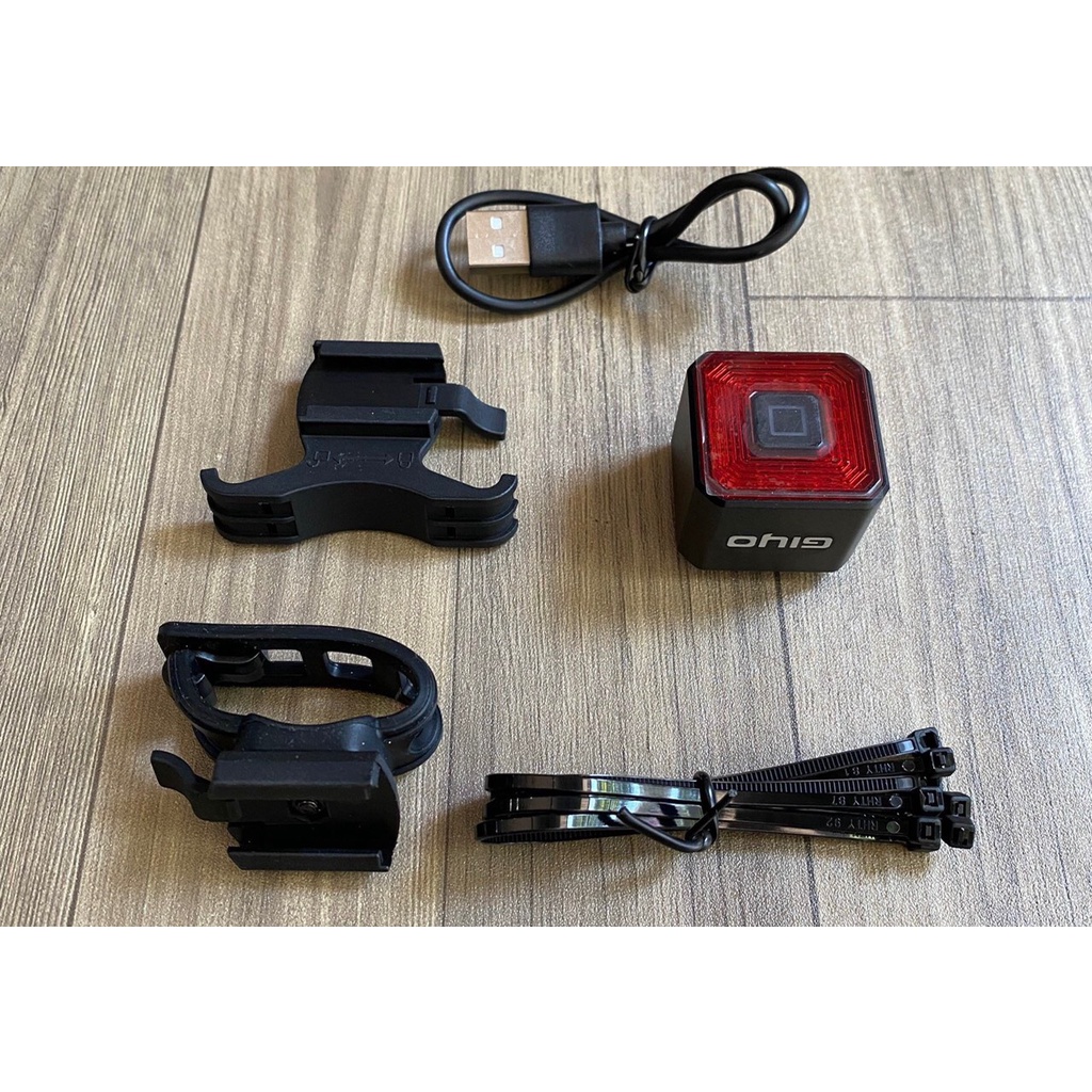 GIYO Đèn LED Tự Động Bật/Tắt Cho Xe Đạp - Đèn Hậu Cho Xe Đạp Đèn Phanh Tín Hiệu