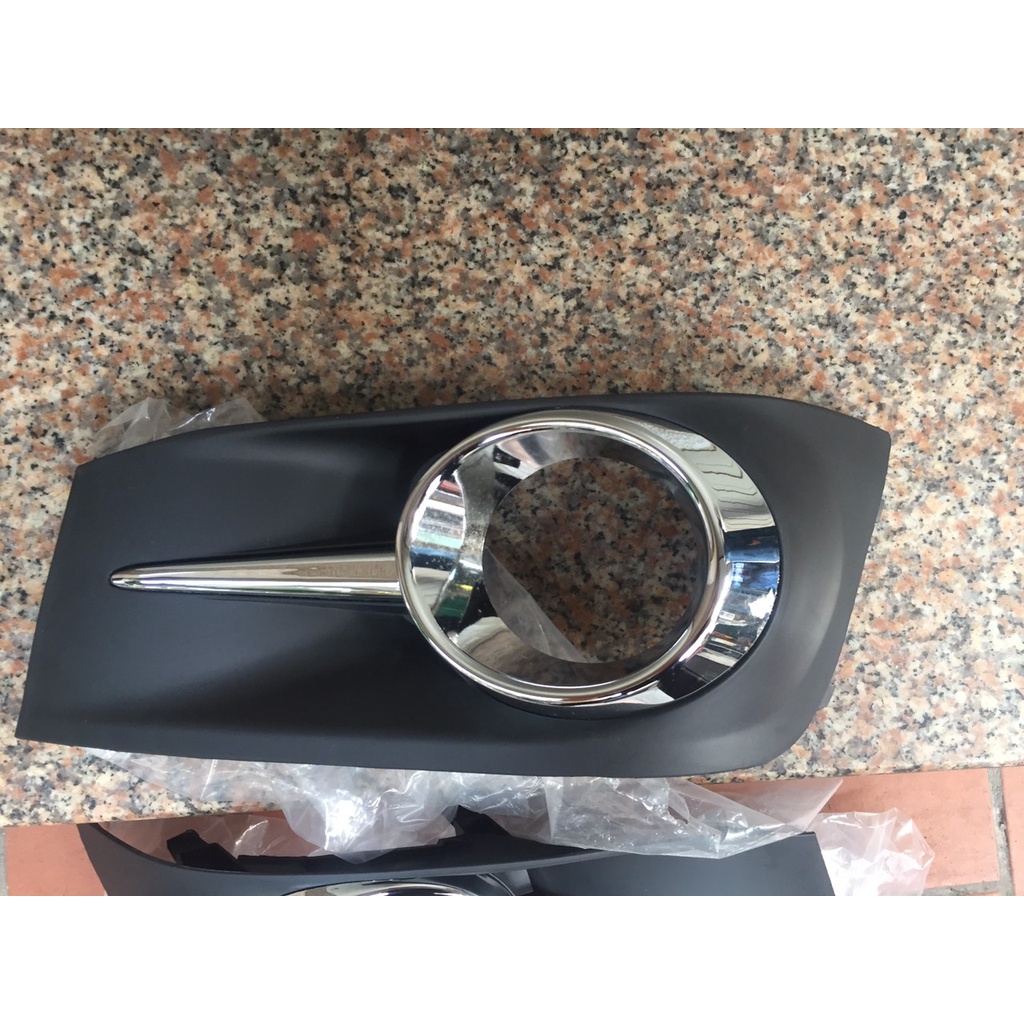 Ốp đèn gầm ốp đèn sương mù cản trước  ba đờ sốc trước toyota FORTUNER 2009-2015 hàng công ty