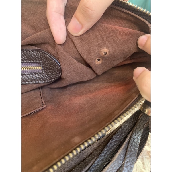 Túi chuẩn si. Túi qua sử dụng. Khách vui lòng xem hình nếu muốn biết thêm thông tin sản phẩm mời khách vô chat . Thanks.