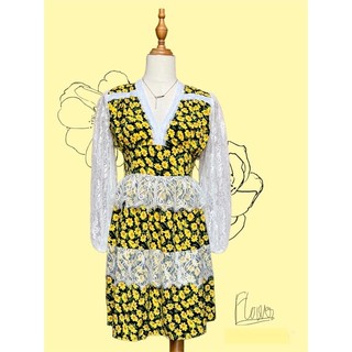 Đầm hoa phối ren tay phòng cổ v size S