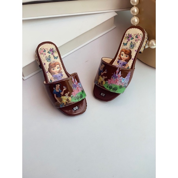 Dép lê trẻ em hoạ tiết gót đẹp
