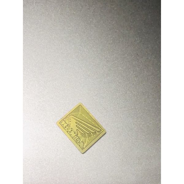 Logo Cánh Chim Bợ Cổ Vàng Xi