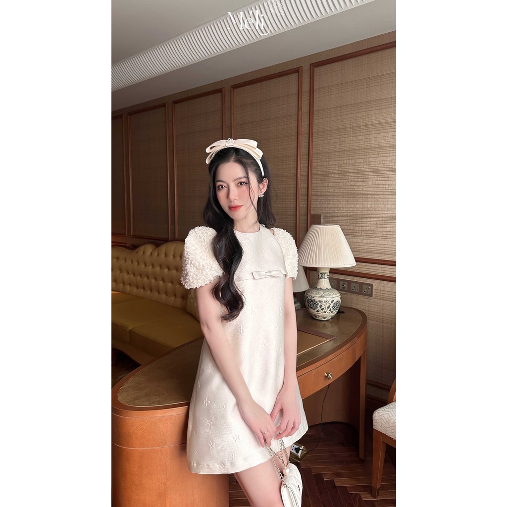 Đầm suông hoa kem khoét vai -Thiết kế cao cấp Méli